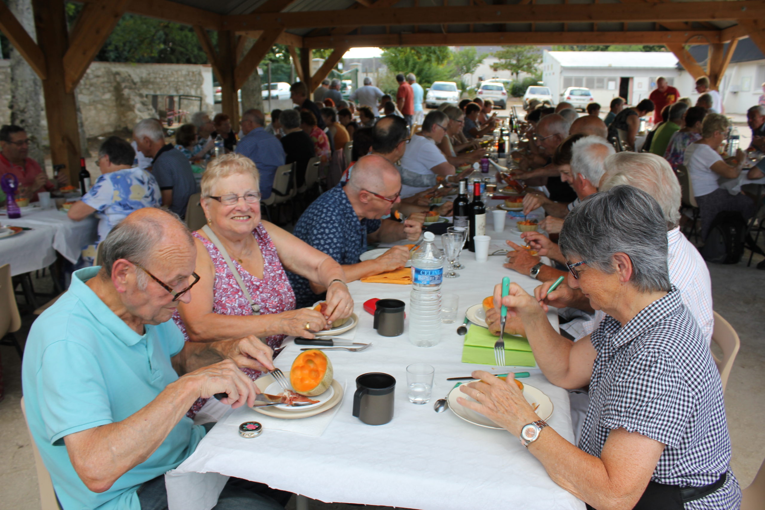 un bon repas ASJ Loisirs détente