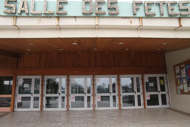 Rue Million, dimanche matin, devant la salle où les faits se sont déroulés quelques heures plus tôt. © LM