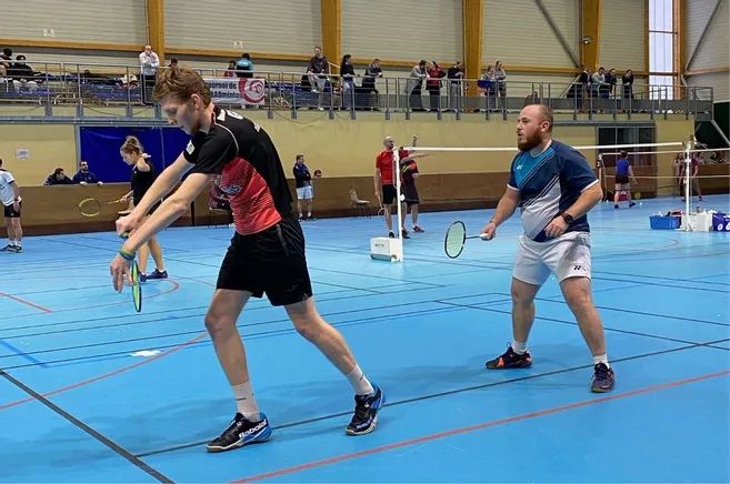 ASJ PRESSE – BADMINTON SIMPLES ET DOUBLES