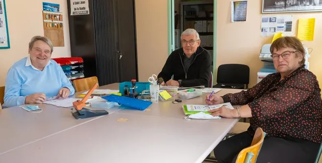 Jean-Marie Leroux, président avec Michèle Labarre, trésorière (à gauche) et Jacqueline Dorard, secrétaire. © Droits réservés