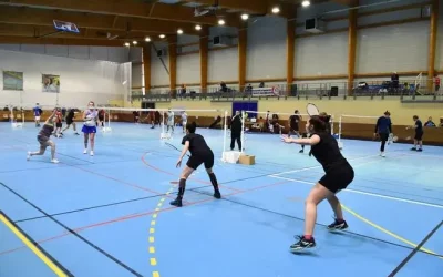 ASJ PRESSE – PLUS DE DEUX CENTS JOEURS DE BADMINTON